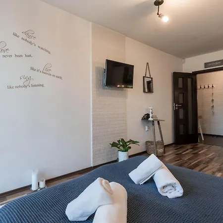 студио в близост до община Lägenhet