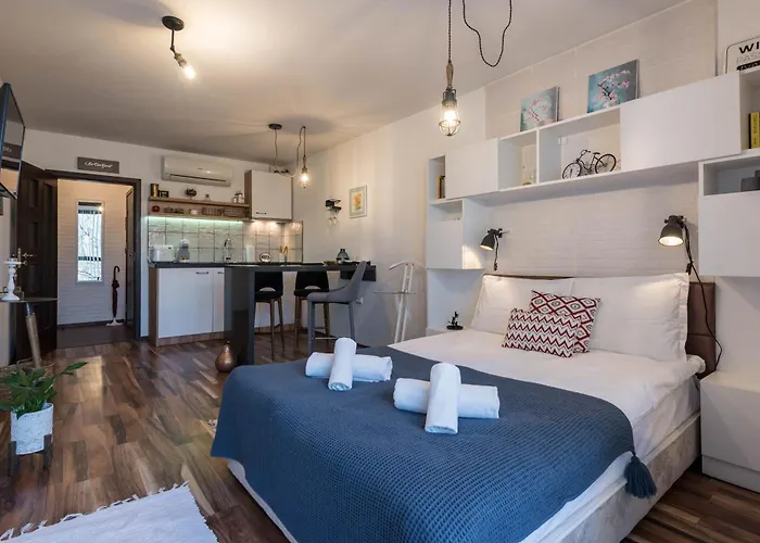 студио в близост до община Апартамент