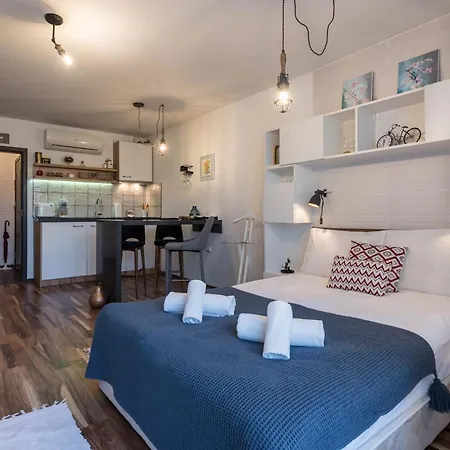 студио в близост до община Daire