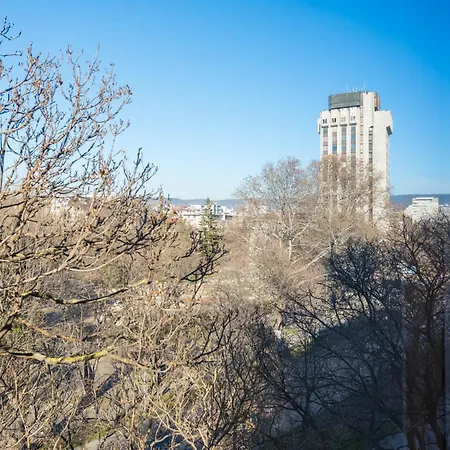 студио в близост до община * Varna