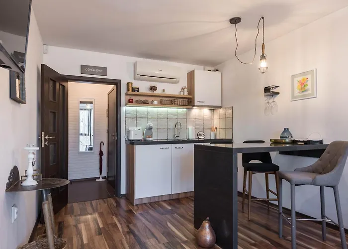 Apartment студио в близост до община *