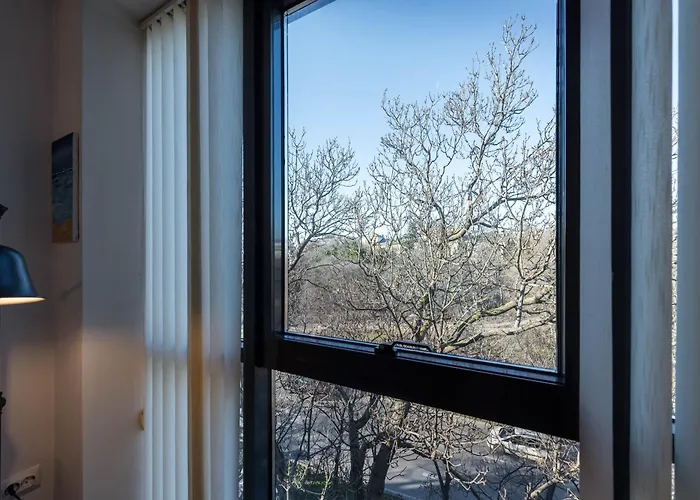 студио в близост до община